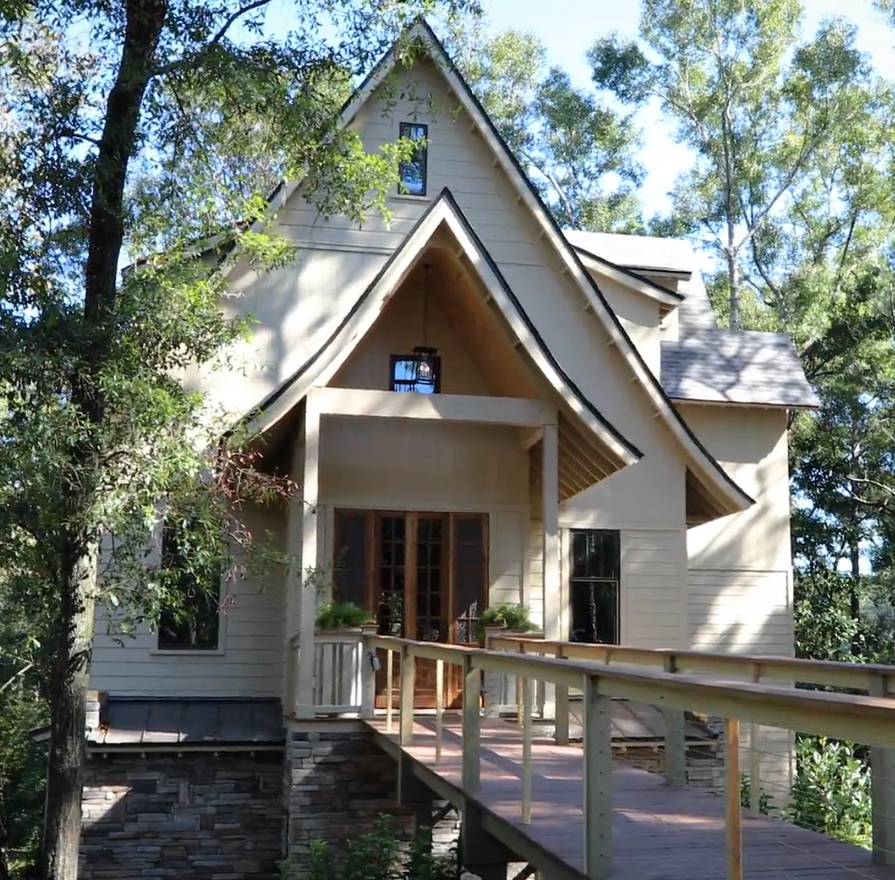 Architecture 101: Art Brings it All Together in Fairhope, Alabama